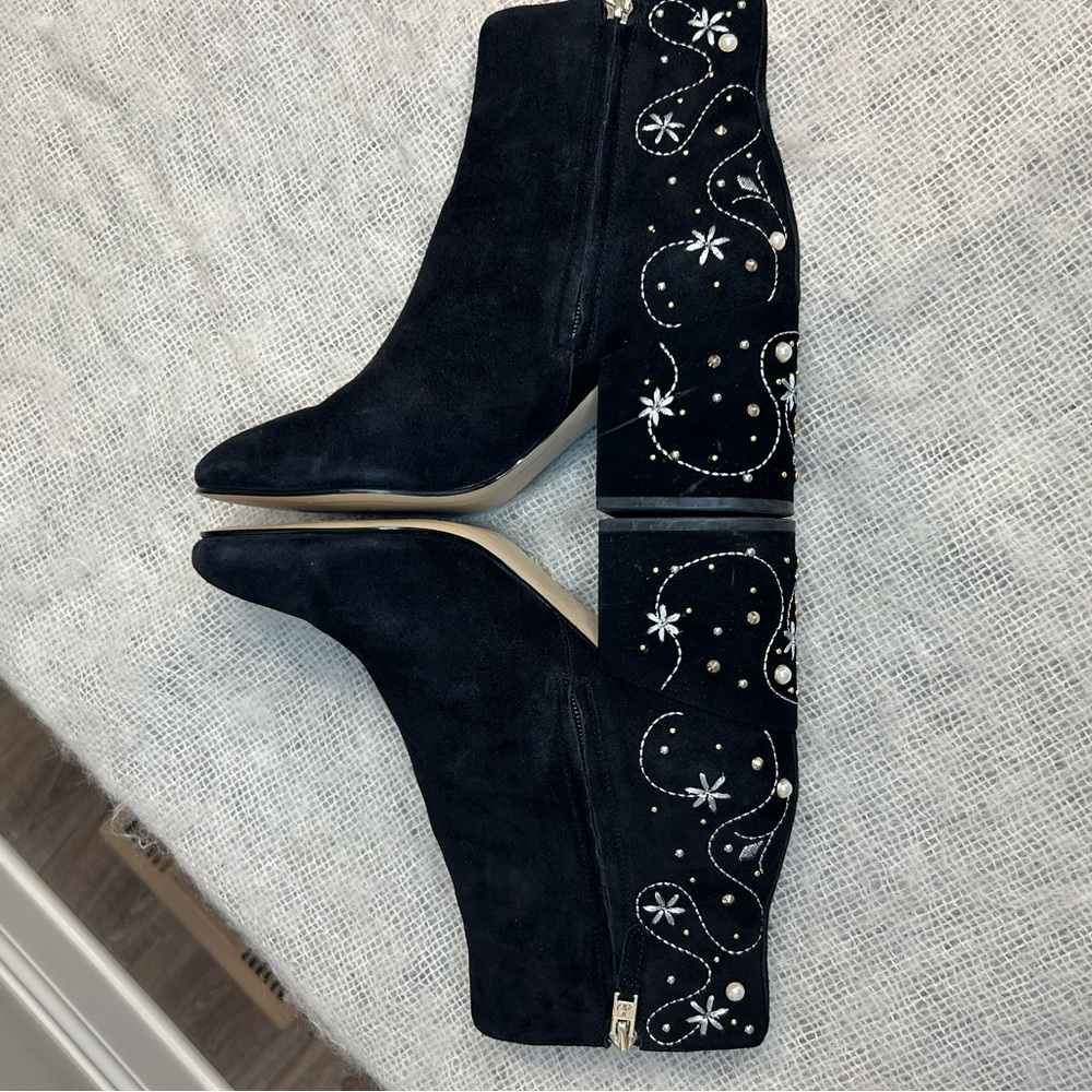 Sam Edelman like new Taft black suede embellished booties Size 8.5 - Picture 5 of 10
